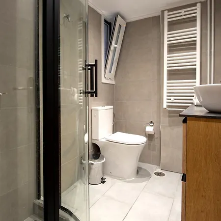 Spacious And Modern One Bedroom Apartment Athens Exterior photo
