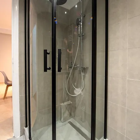 Spacious And Modern One Bedroom Apartment Athens Exterior photo