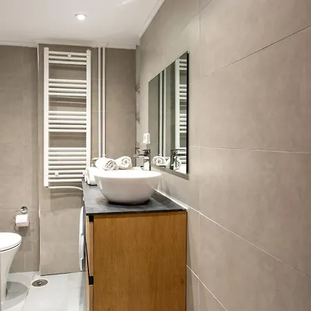 Spacious And Modern One Bedroom Apartment Athens Exterior photo