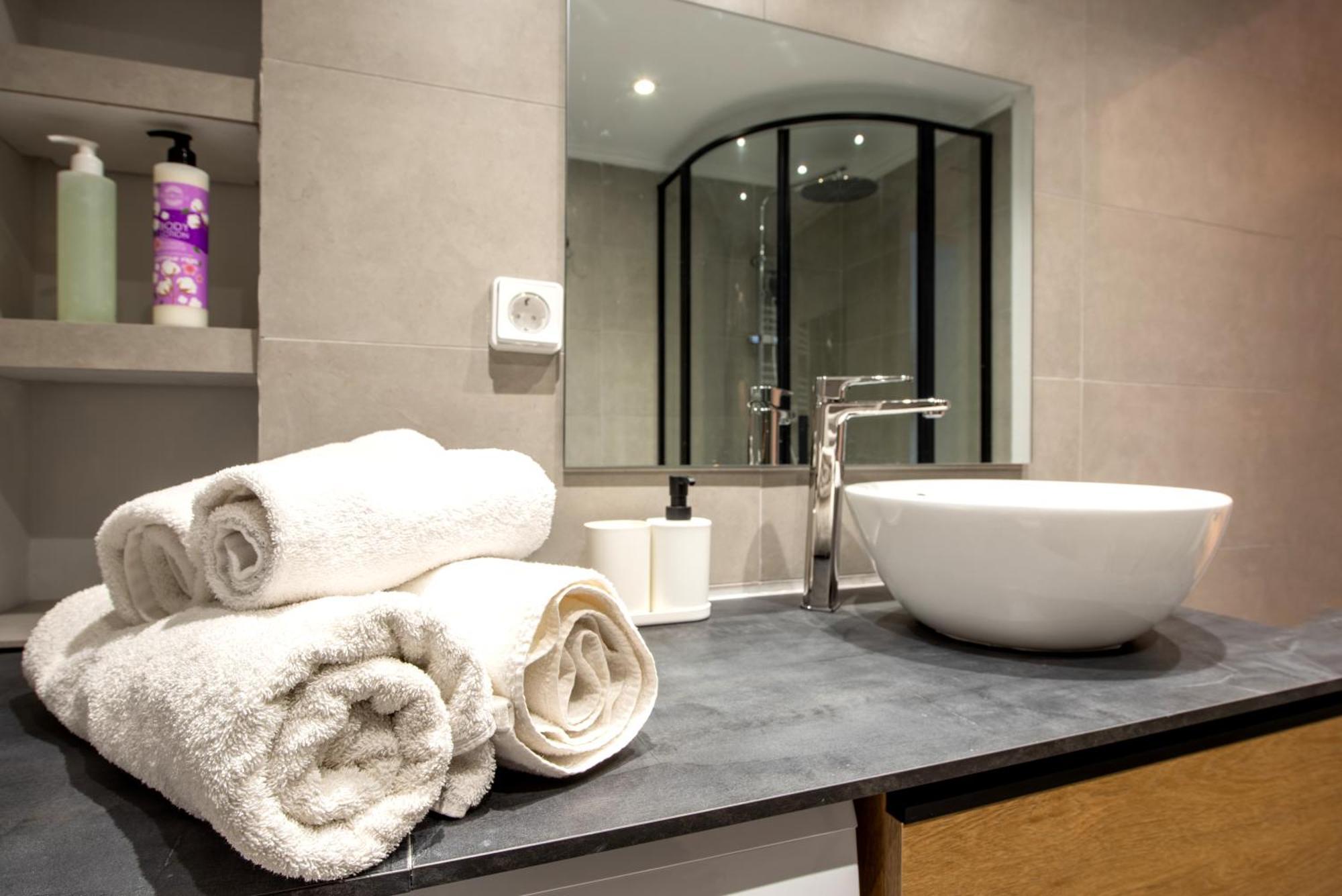 Appartement Spacious And Modern One Bedroom *