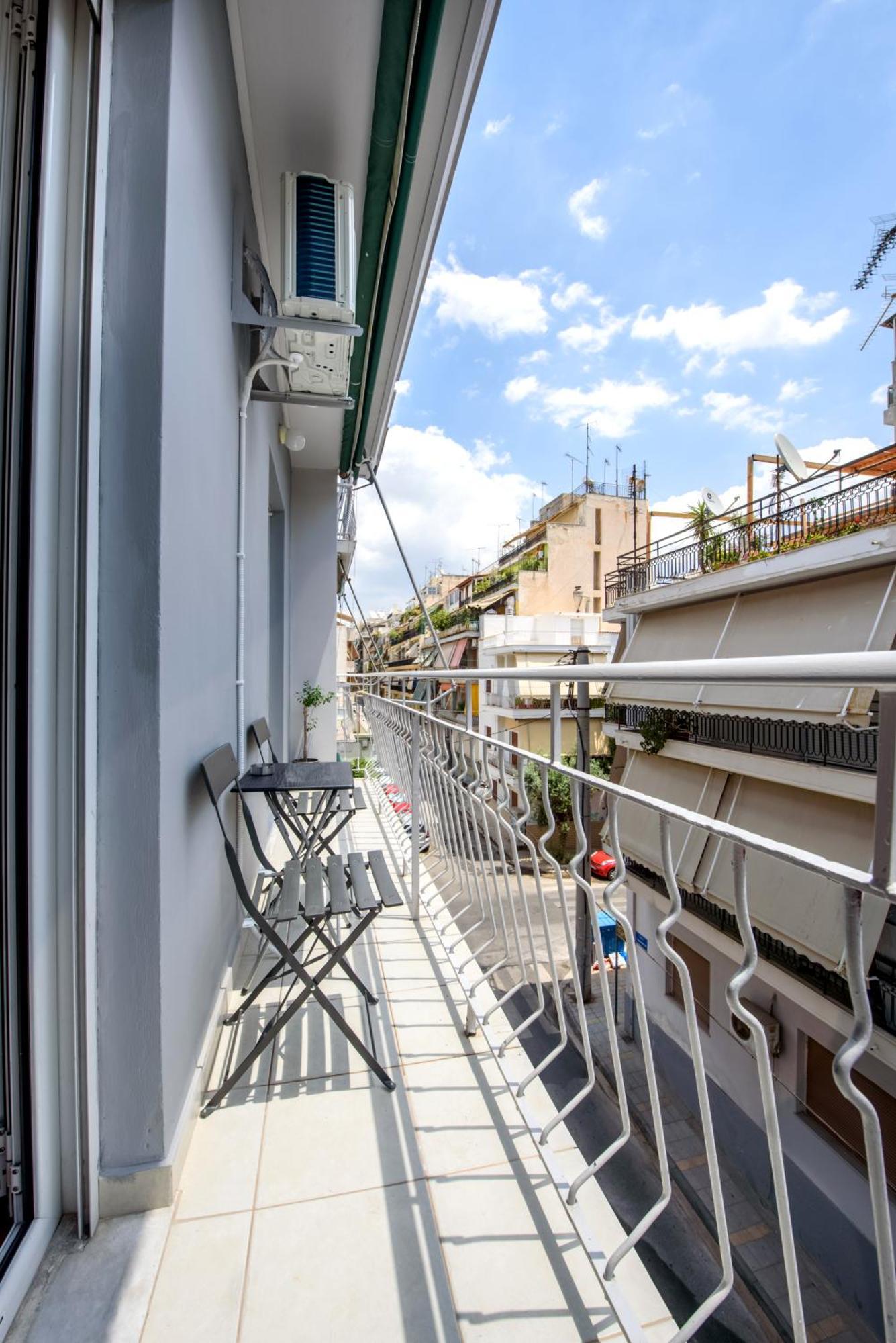 Spacious And Modern One Bedroom Appartement *